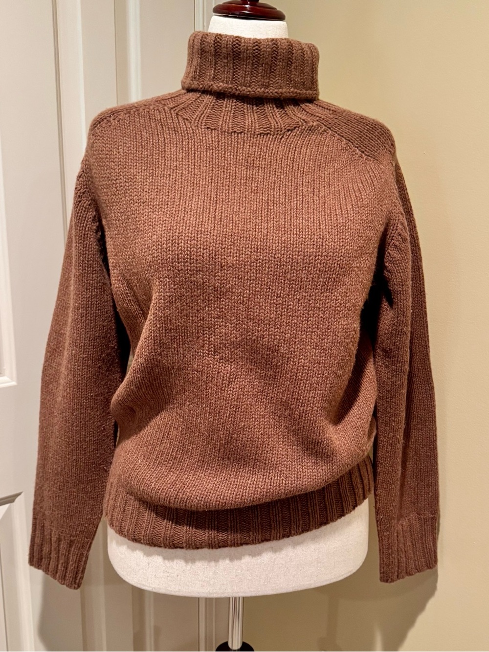 Filson 100% Scottish Lambswool Brown Ribbed Turtleneck Sweater
